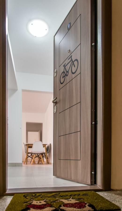 Bike-Friendly Apartment ทิมิชัวรา ภายนอก รูปภาพ